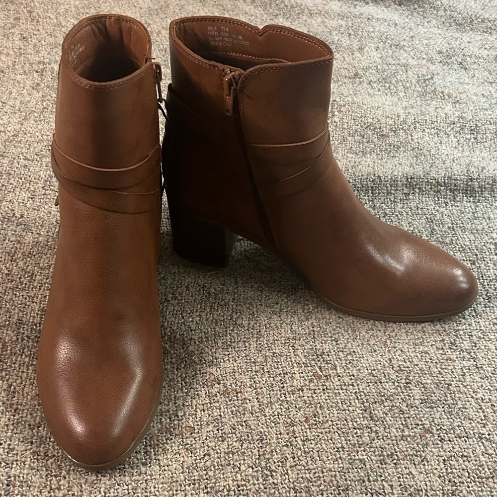 Frye & Co Itaila Stacked Heel Boots in Cognac